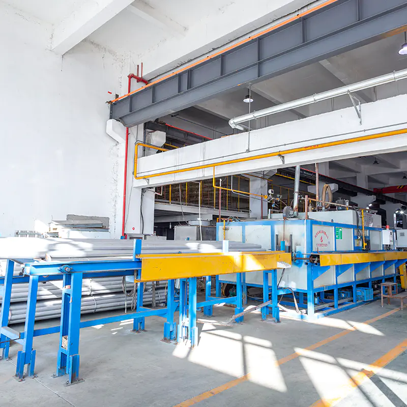 Xưởng ép đùn - Máy ép 680T