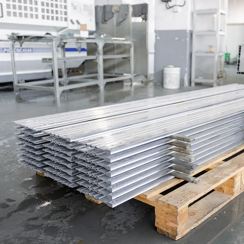 Xưởng hoàn thiện - Gia công dao nâng máy dệt