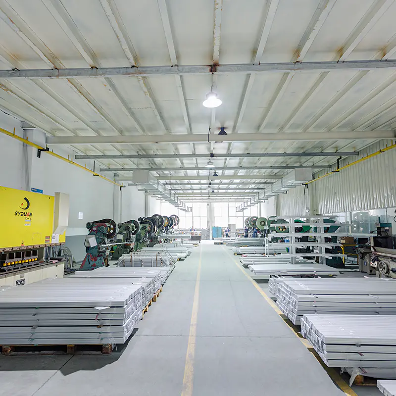 Xưởng hoàn thiện - Khu vực đục lỗ