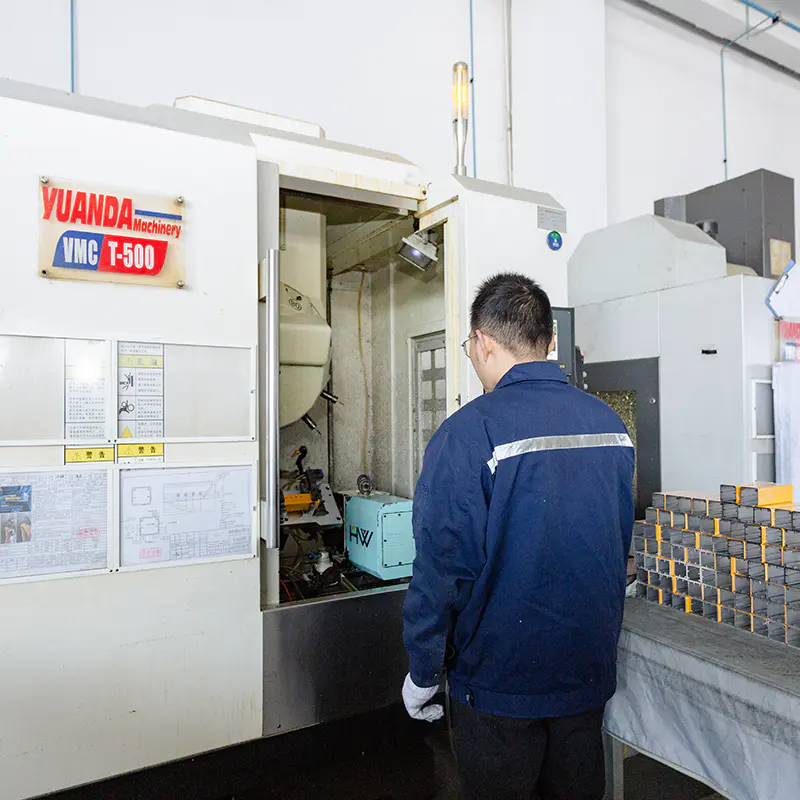 Xưởng hoàn thiện - Thiết bị trung tâm gia công